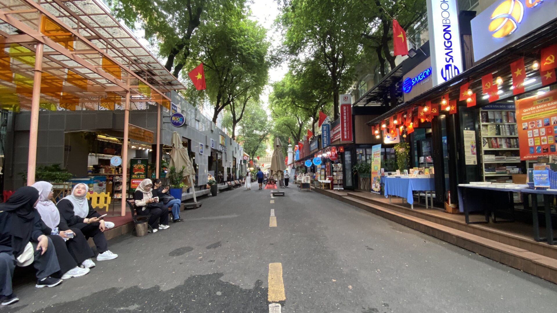 ĐƯỜNG SÁCH, TPHCM